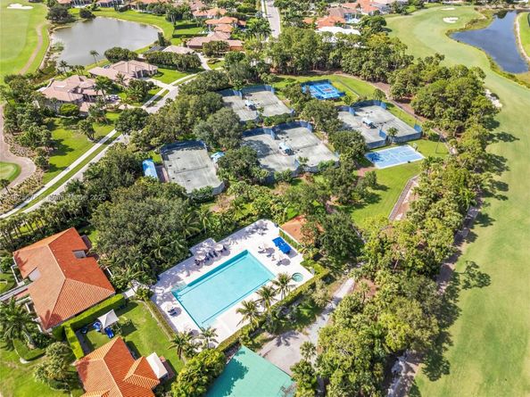 9047 Baybury Ln, West Palm Beach FL 33411