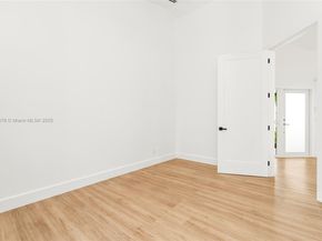 9047 Baybury Ln, West Palm Beach FL 33411