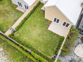9047 Baybury Ln, West Palm Beach FL 33411
