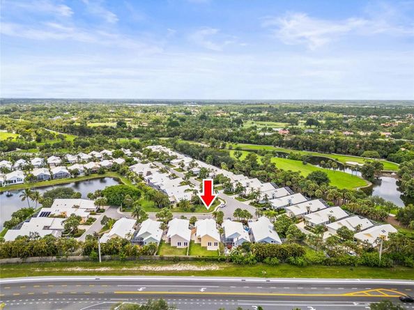 9047 Baybury Ln, West Palm Beach FL 33411