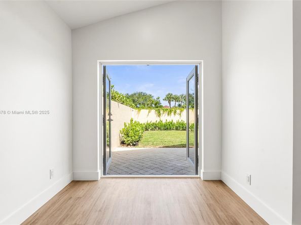 9047 Baybury Ln, West Palm Beach FL 33411