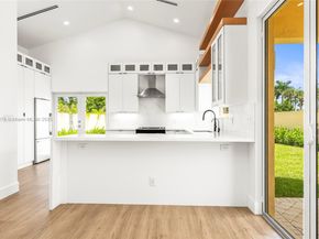 9047 Baybury Ln, West Palm Beach FL 33411