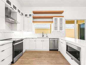 9047 Baybury Ln, West Palm Beach FL 33411