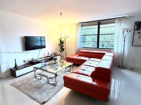 671 NE 195th St 227E, Miami FL 33179