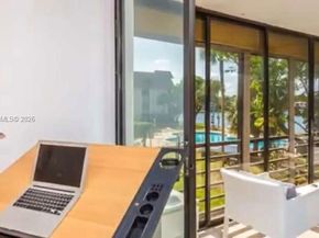 671 NE 195th St 227E, Miami FL 33179