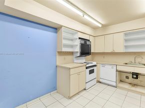 16100 Golf Club Rd 101, Weston FL 33326