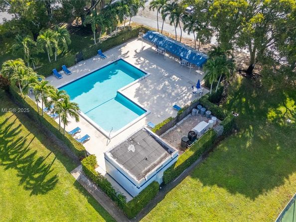 16100 Golf Club Rd 101, Weston FL 33326