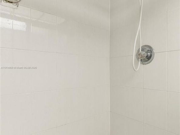 16100 Golf Club Rd 101, Weston FL 33326