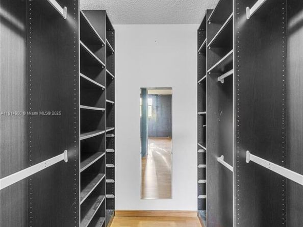 16100 Golf Club Rd 101, Weston FL 33326