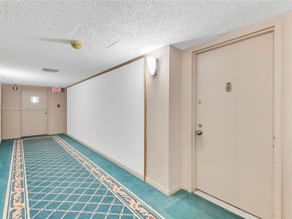 16100 Golf Club Rd 101, Weston FL 33326