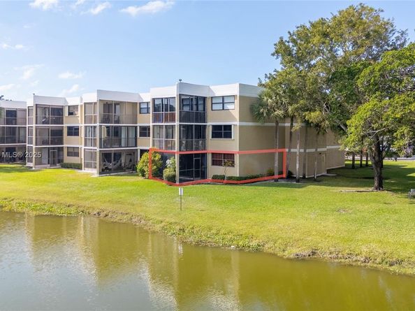 16100 Golf Club Rd 101, Weston FL 33326