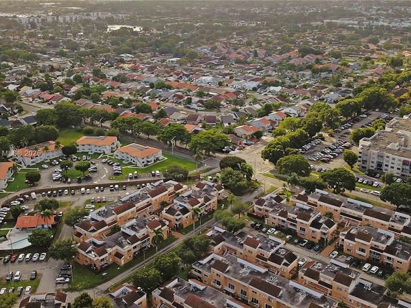 14901 SW 80th St 211, Miami FL 33193