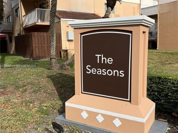 14901 SW 80th St 211, Miami FL 33193