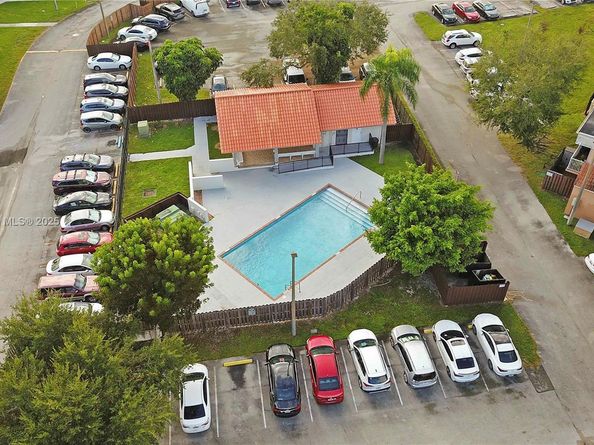 14901 SW 80th St 211, Miami FL 33193