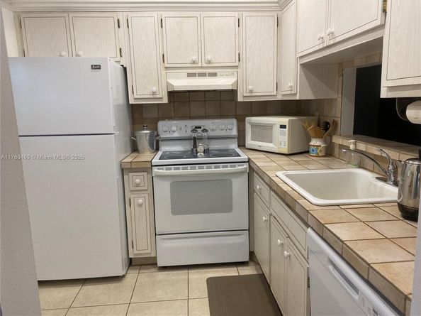 4431 NW 16th St H109, Lauderhill FL 33313