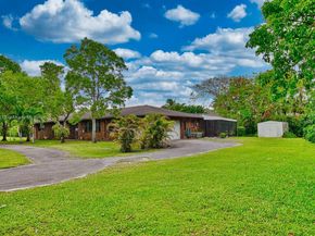 12101 NW 6th St, Plantation FL 33325