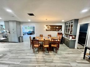 12101 NW 6th St, Plantation FL 33325
