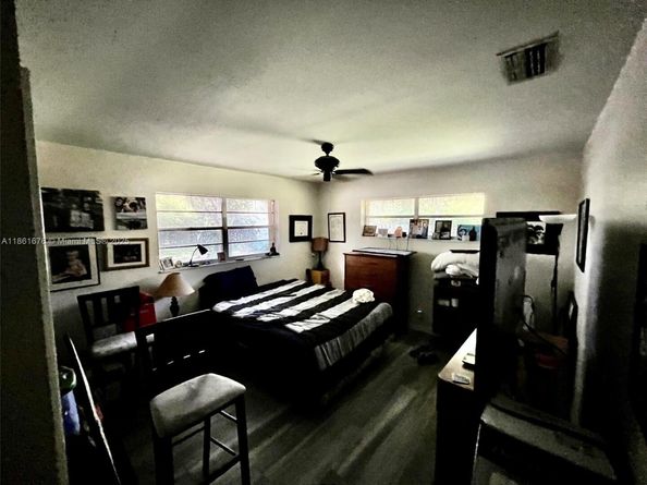 12101 NW 6th St, Plantation FL 33325