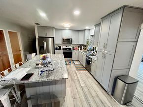 12101 NW 6th St, Plantation FL 33325