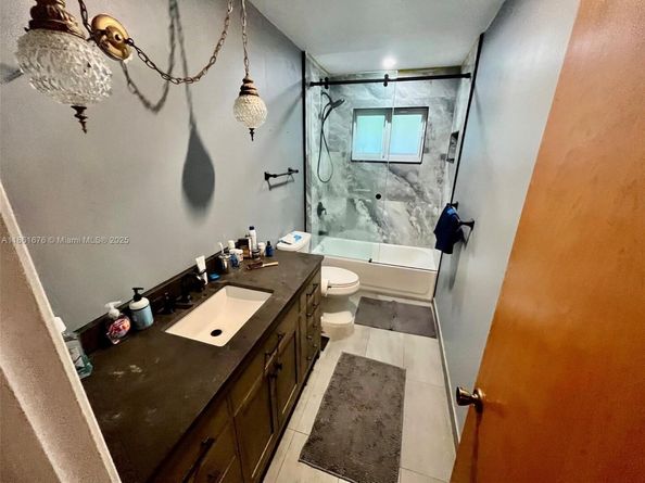 12101 NW 6th St, Plantation FL 33325
