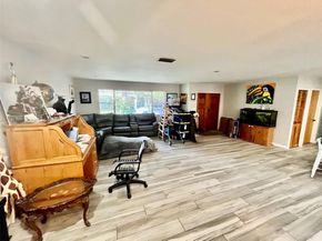 12101 NW 6th St, Plantation FL 33325