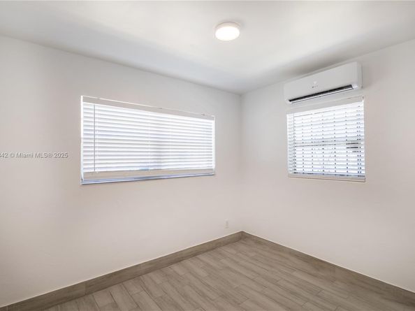 7010 NW 5th Pl, Miami FL 33150