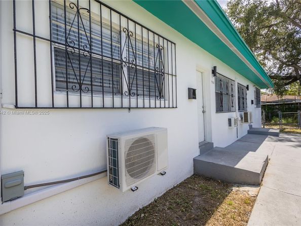 7010 NW 5th Pl, Miami FL 33150