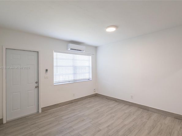 7010 NW 5th Pl, Miami FL 33150