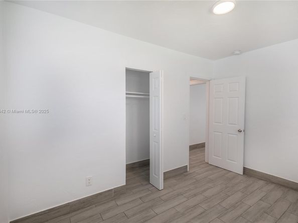 7010 NW 5th Pl, Miami FL 33150