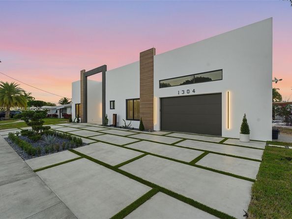 1304 SE 10th Ter, Deerfield Beach FL 33441