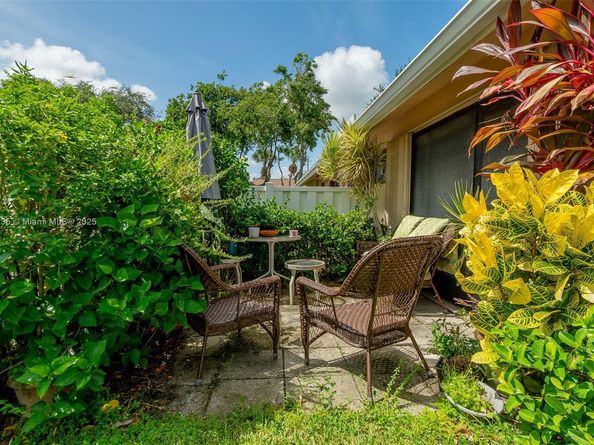 8318 Springtree Rd, Boca Raton FL 33496
