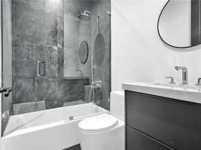 30 NE 50th St, Miami FL 33137