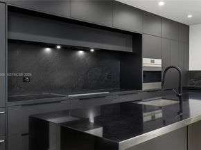 30 NE 50th St, Miami FL 33137