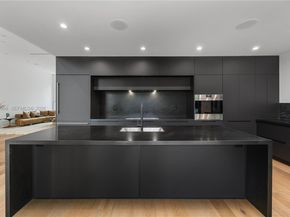 30 NE 50th St, Miami FL 33137