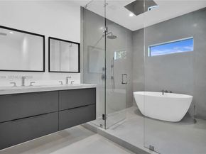 30 NE 50th St, Miami FL 33137