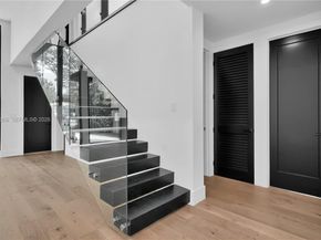 30 NE 50th St, Miami FL 33137