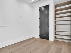 30 NE 50th St, Miami FL 33137