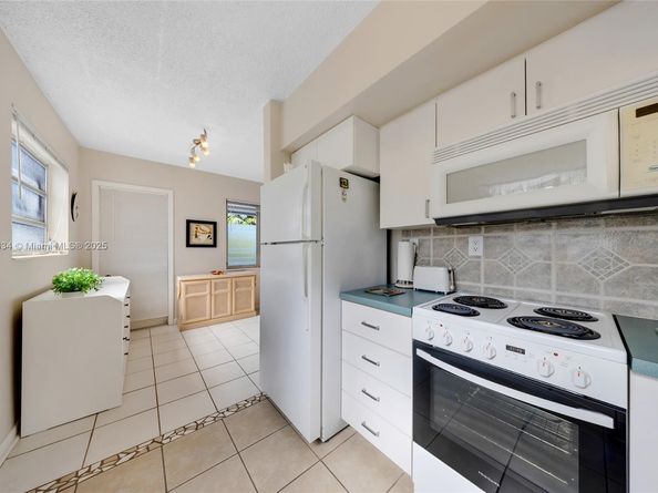 15600 NE 6th Ave 26D, Miami FL 33162