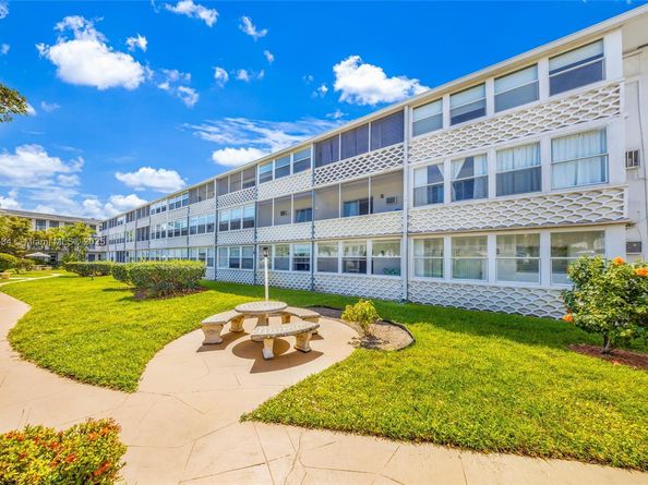15600 NE 6th Ave 26D, Miami FL 33162