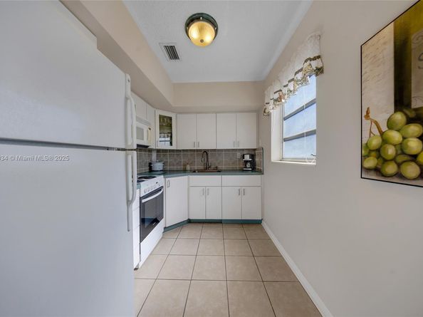 15600 NE 6th Ave 26D, Miami FL 33162