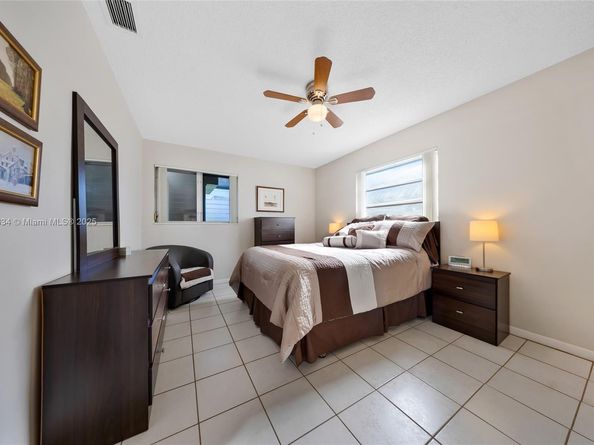 15600 NE 6th Ave 26D, Miami FL 33162