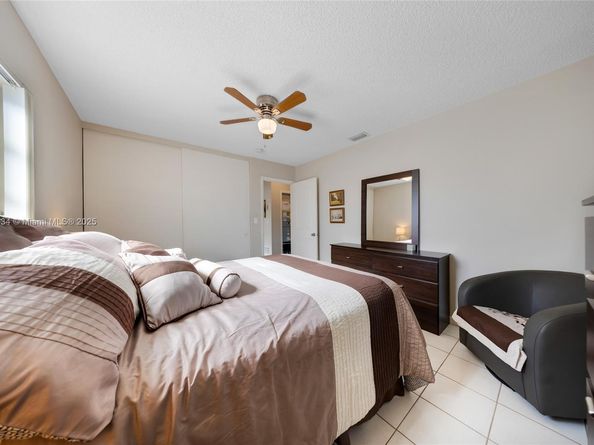 15600 NE 6th Ave 26D, Miami FL 33162
