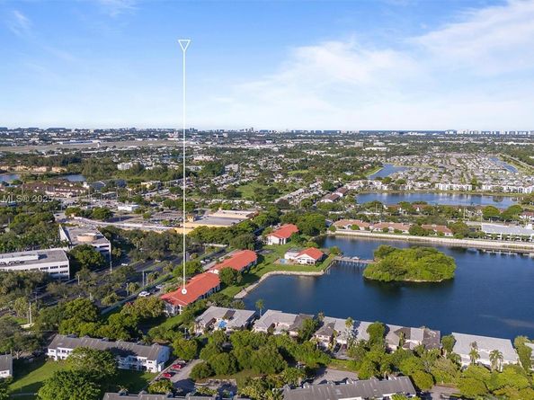 3300 NW 46th St 103, Oakland Park FL 33309