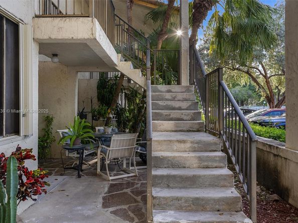 3300 NW 46th St 103, Oakland Park FL 33309