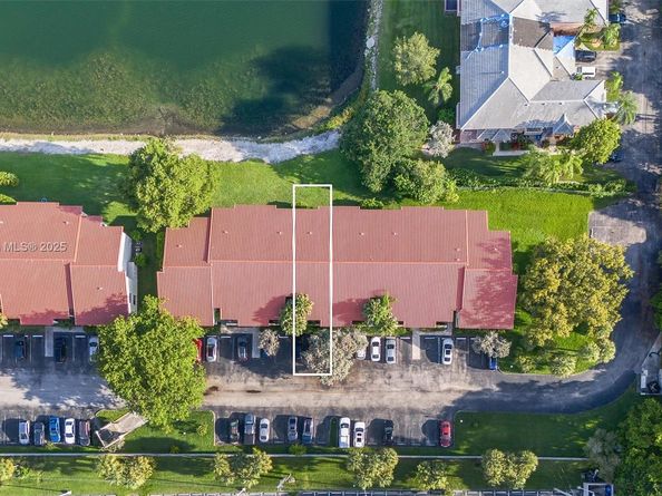 3300 NW 46th St 103, Oakland Park FL 33309