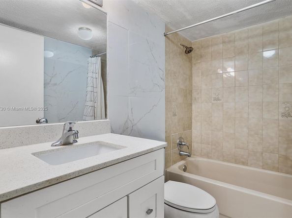 3300 NW 46th St 103, Oakland Park FL 33309