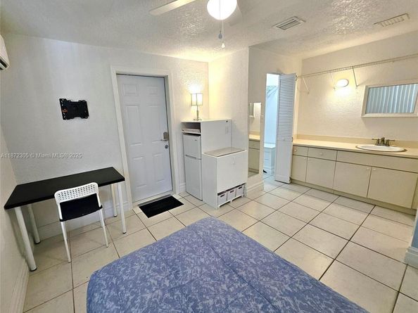 85 NW 126th St, North Miami FL 33168