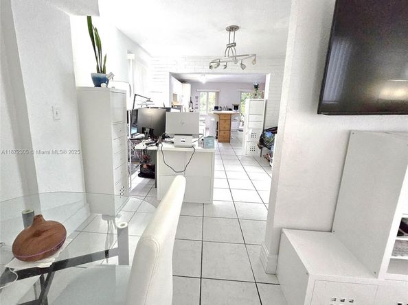 85 NW 126th St, North Miami FL 33168