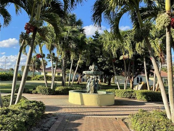 801 Lake Shore Drive 414, Lake Park FL 33403