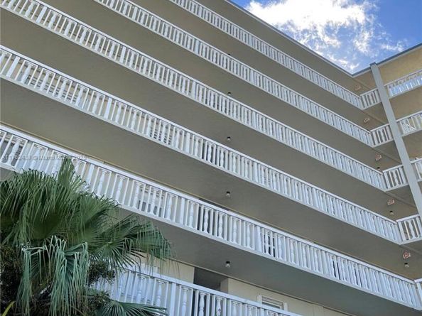 801 Lake Shore Drive 414, Lake Park FL 33403